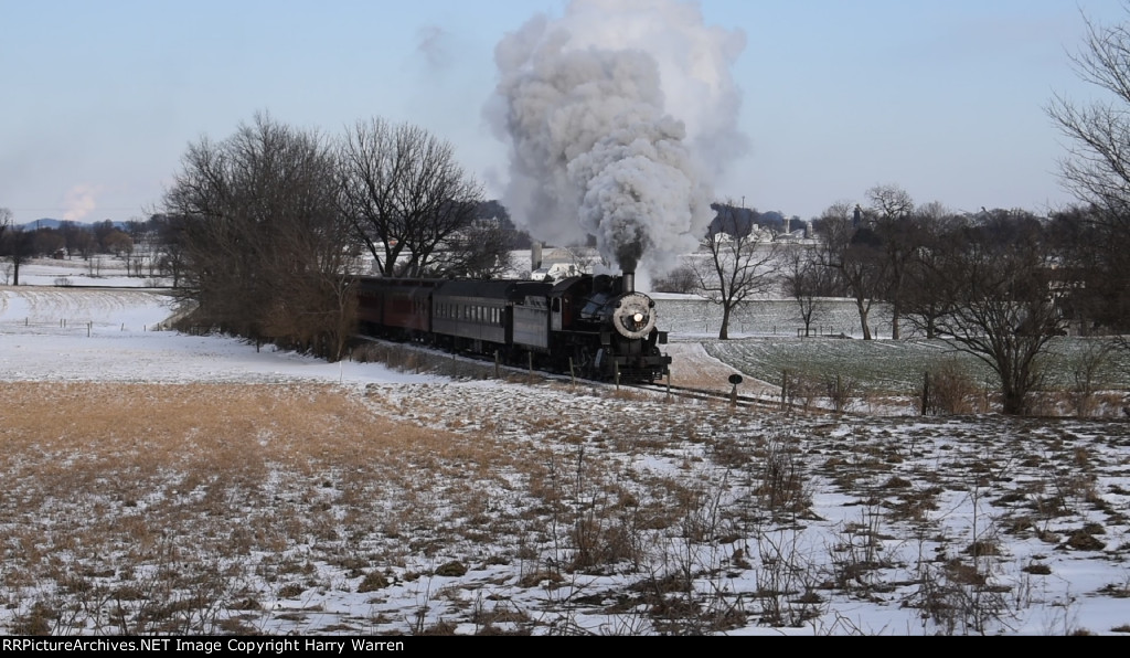 N&W 475 outside Carpenters